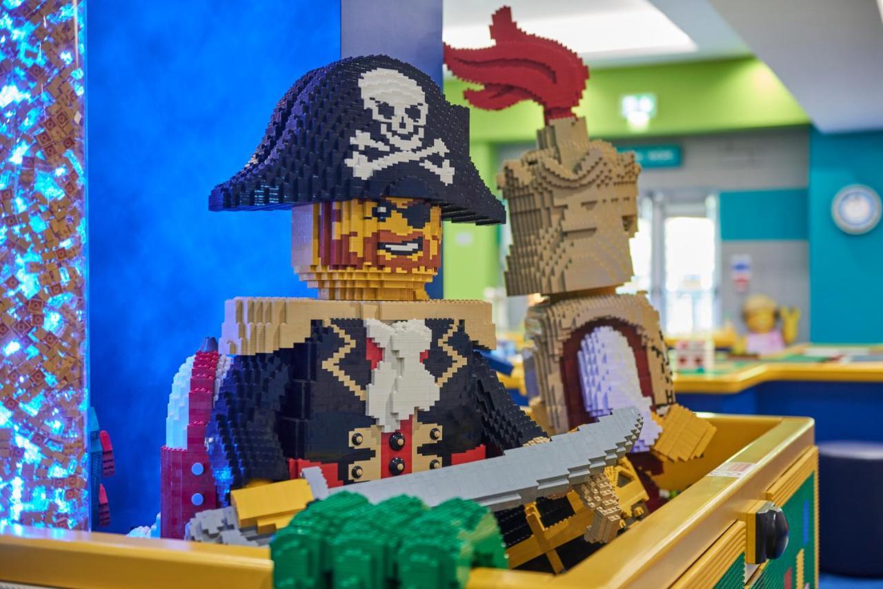Legoland Windsor Resort Exterior foto